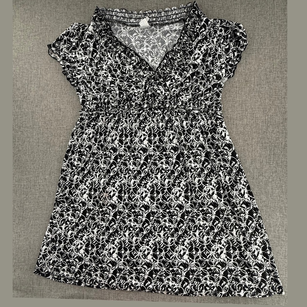 Lilly Lou Dress Black & White V-Neck Cap Sleeves Petite Medium Stretchy‎ Relaxed